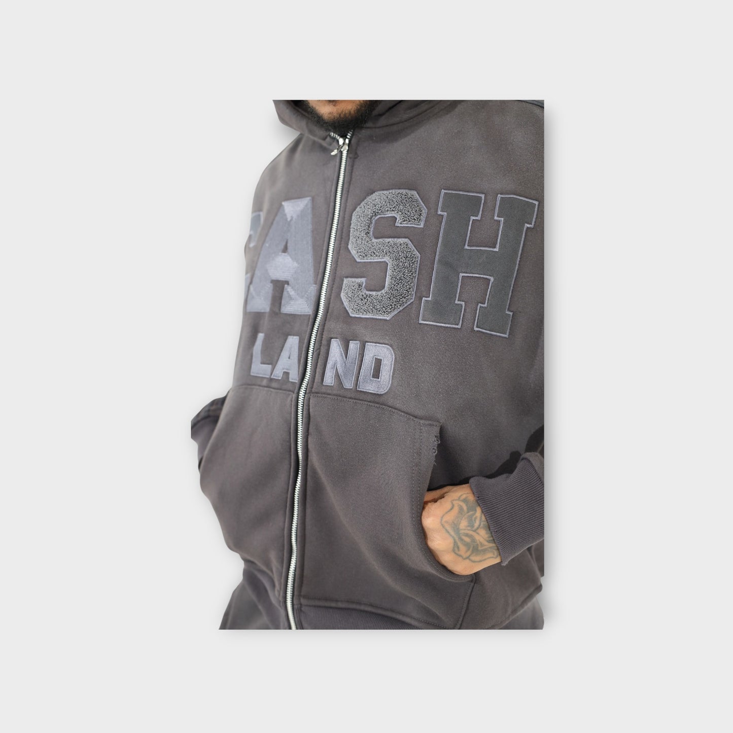 CASH TRACK SWEATSUIT : GREY . GREY