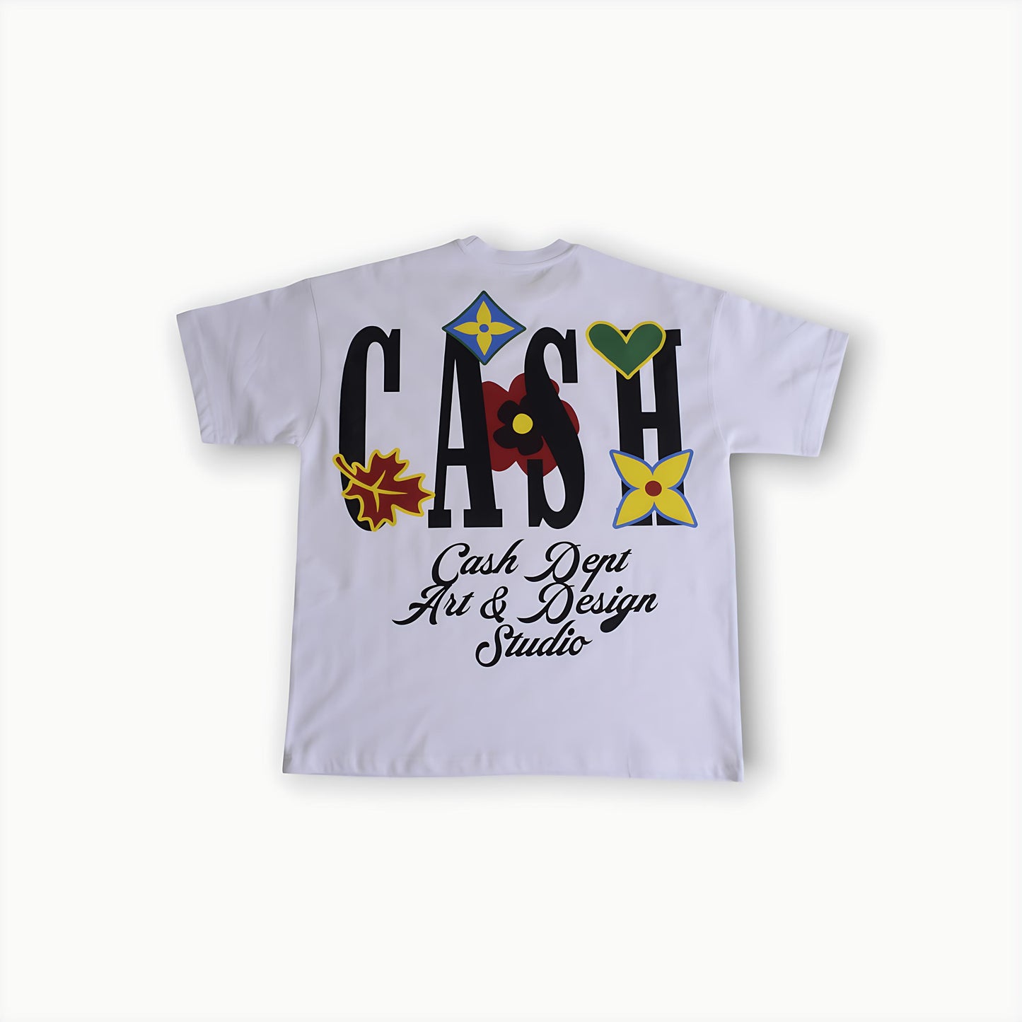 CASH STUDIO WHITE . BLACK