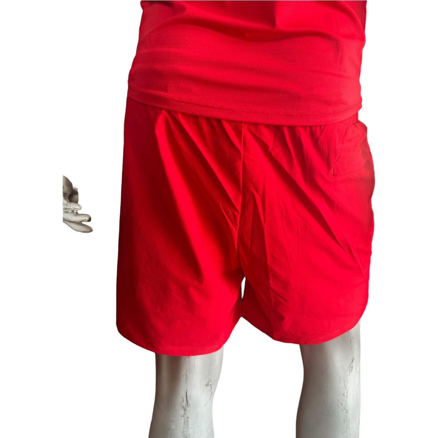 Surge Shorts : Red