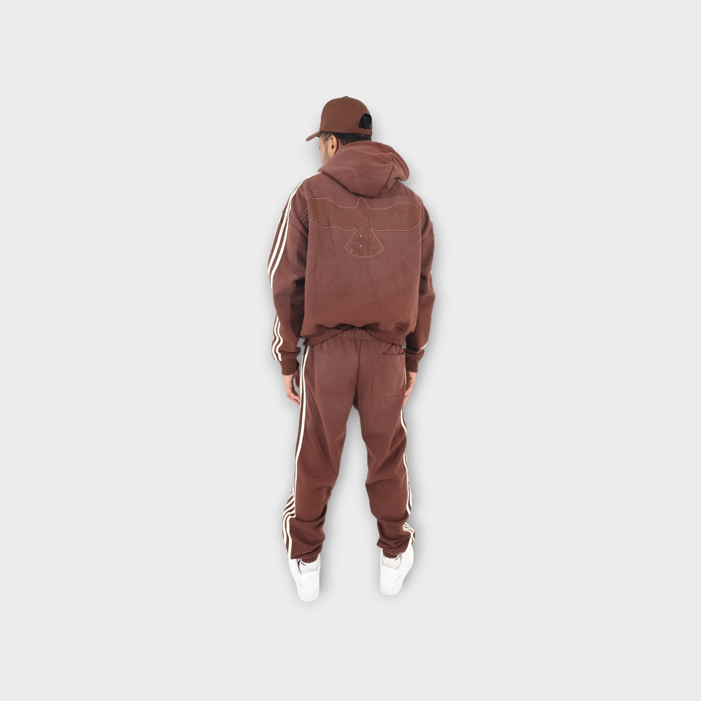 CASH TRACK SWEATSUIT : BROWN . OFF WHITE