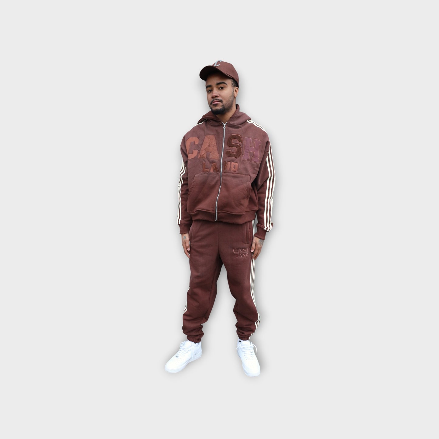 CASH TRACK SWEATSUIT : BROWN . OFF WHITE