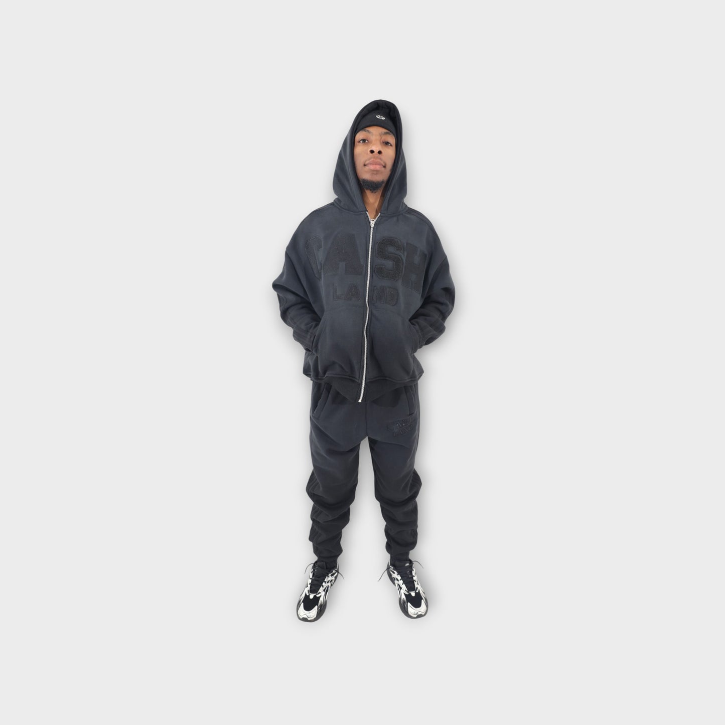 CASH TRACK SWEATSUIT : BLACK . BLACK