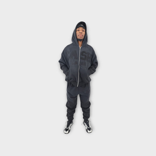 CASH TRACK SWEATSUIT : BLACK . BLACK