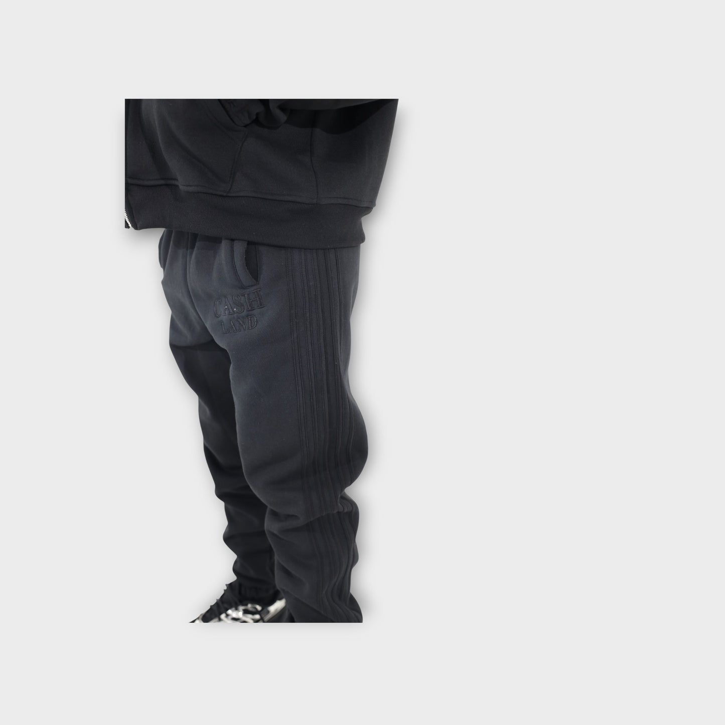 CASH TRACK SWEATSUIT : BLACK . BLACK