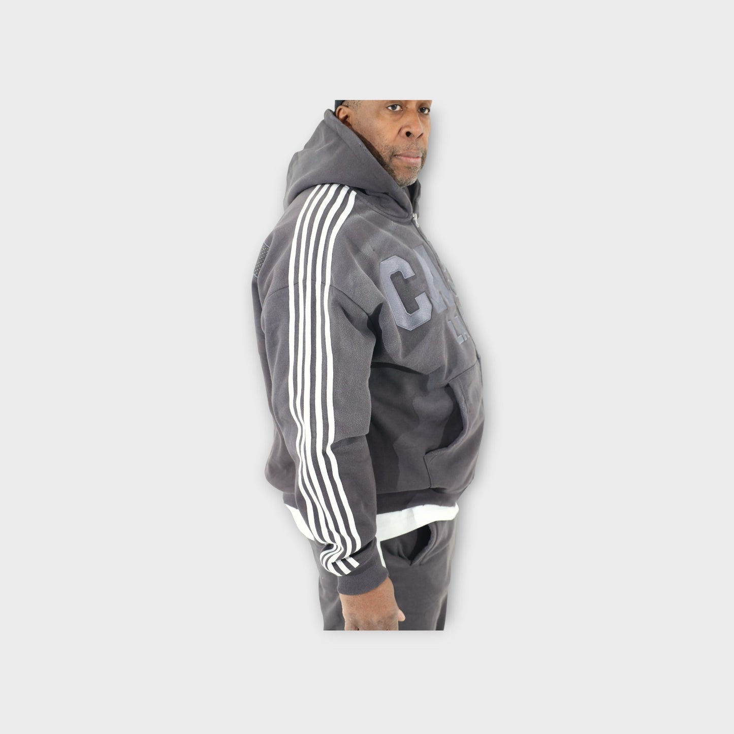 CASH TRACK SWEATSUIT : GREY . WHITE