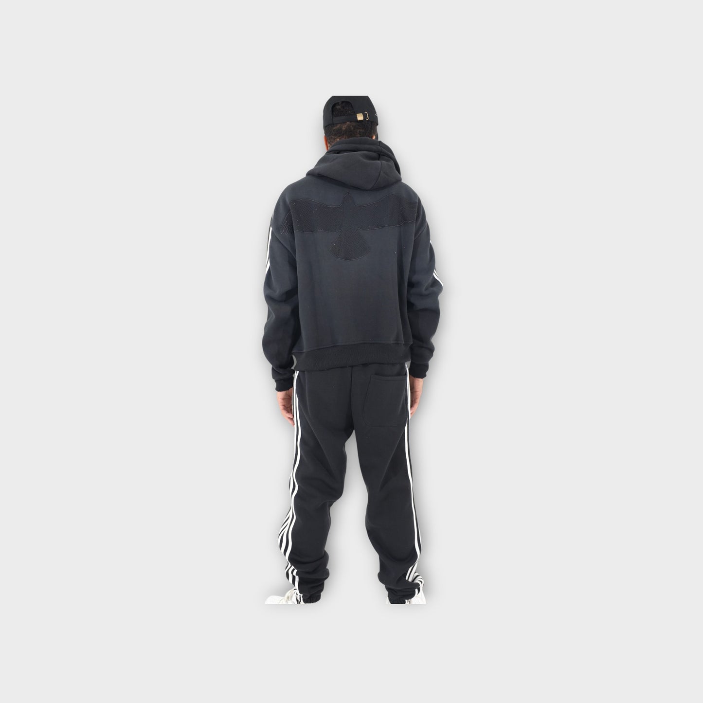 CASH TRACK SWEATSUIT : BLACK . WHITE