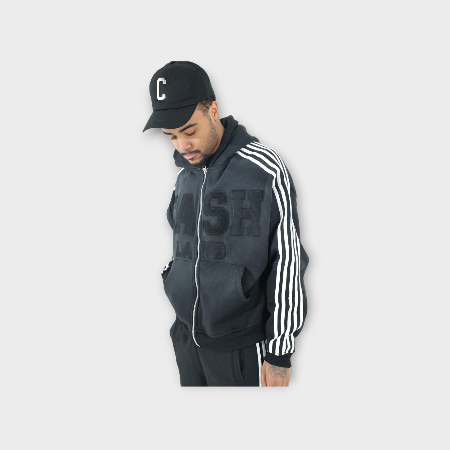 CASH TRACK SWEATSUIT : BLACK . WHITE